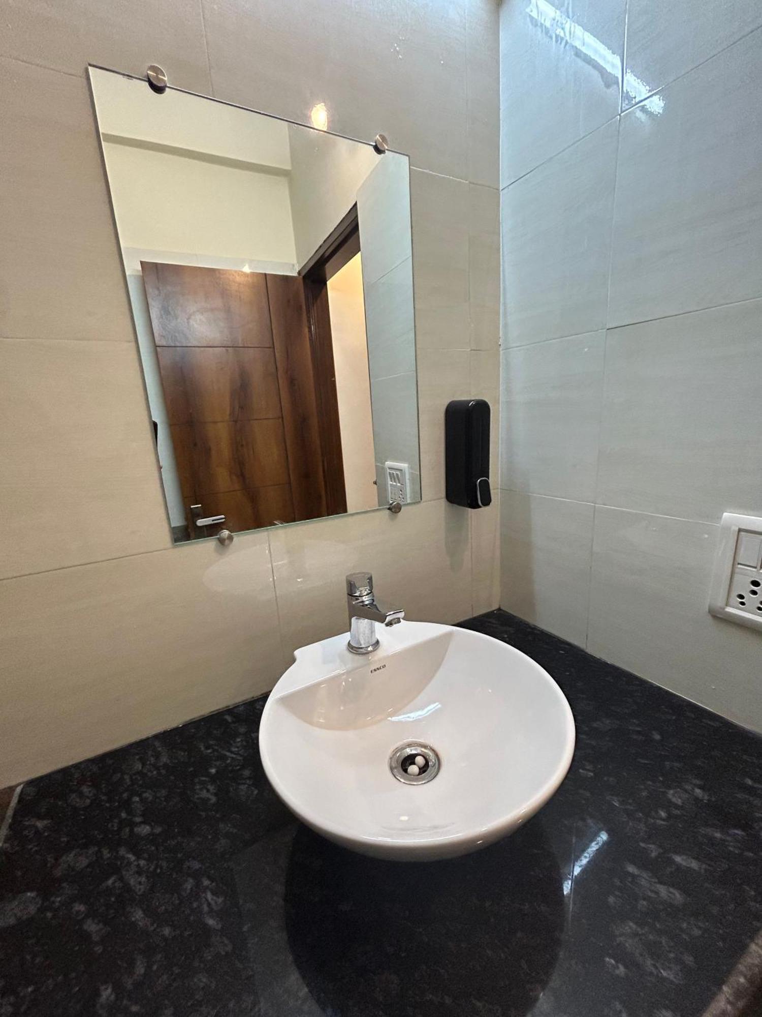 Hotel Royal Orbit By Arony Hospitality Dehradun Dış mekan fotoğraf