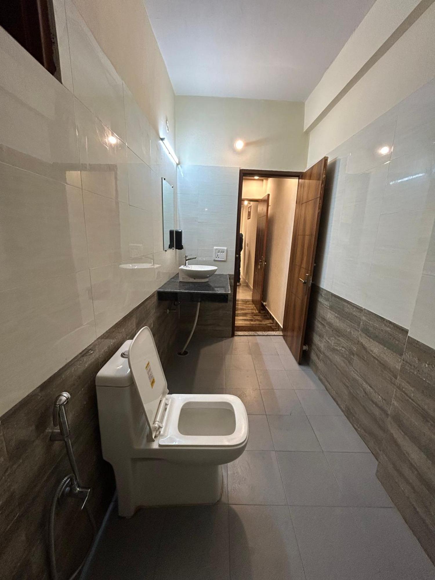 Hotel Royal Orbit By Arony Hospitality Dehradun Dış mekan fotoğraf