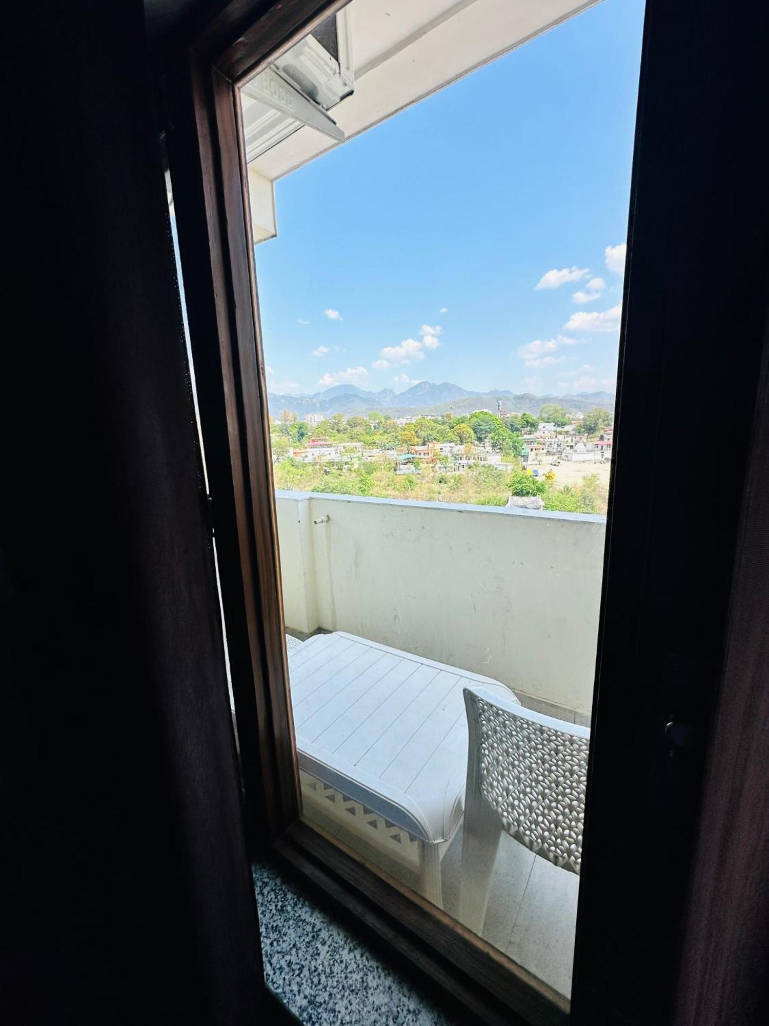 Hotel Royal Orbit By Arony Hospitality Dehradun Dış mekan fotoğraf