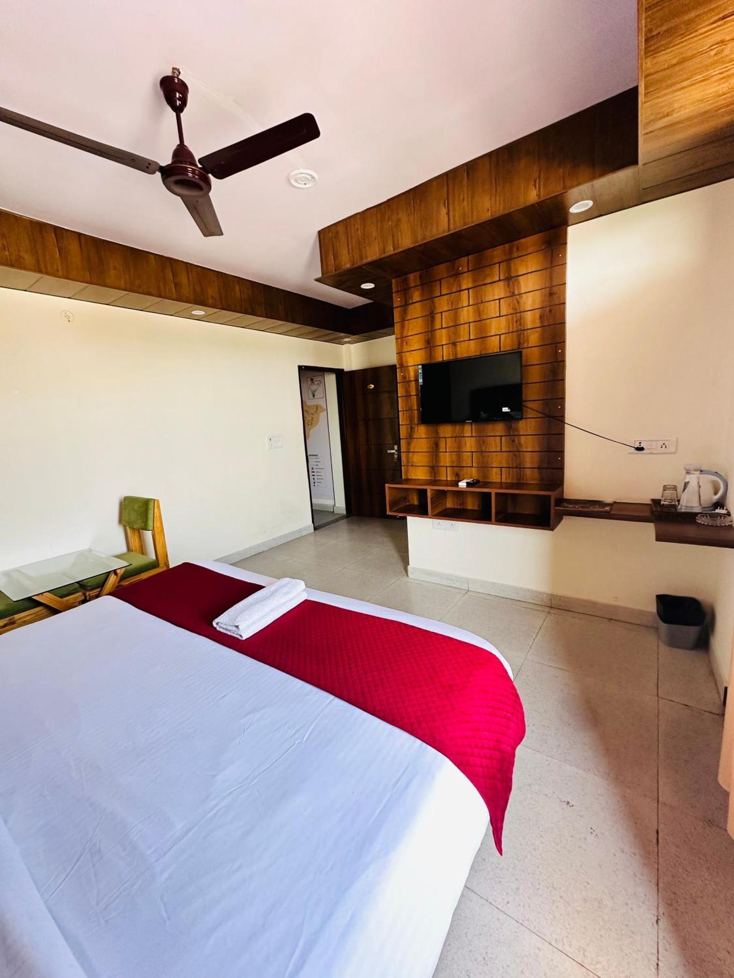 Hotel Royal Orbit By Arony Hospitality Dehradun Dış mekan fotoğraf