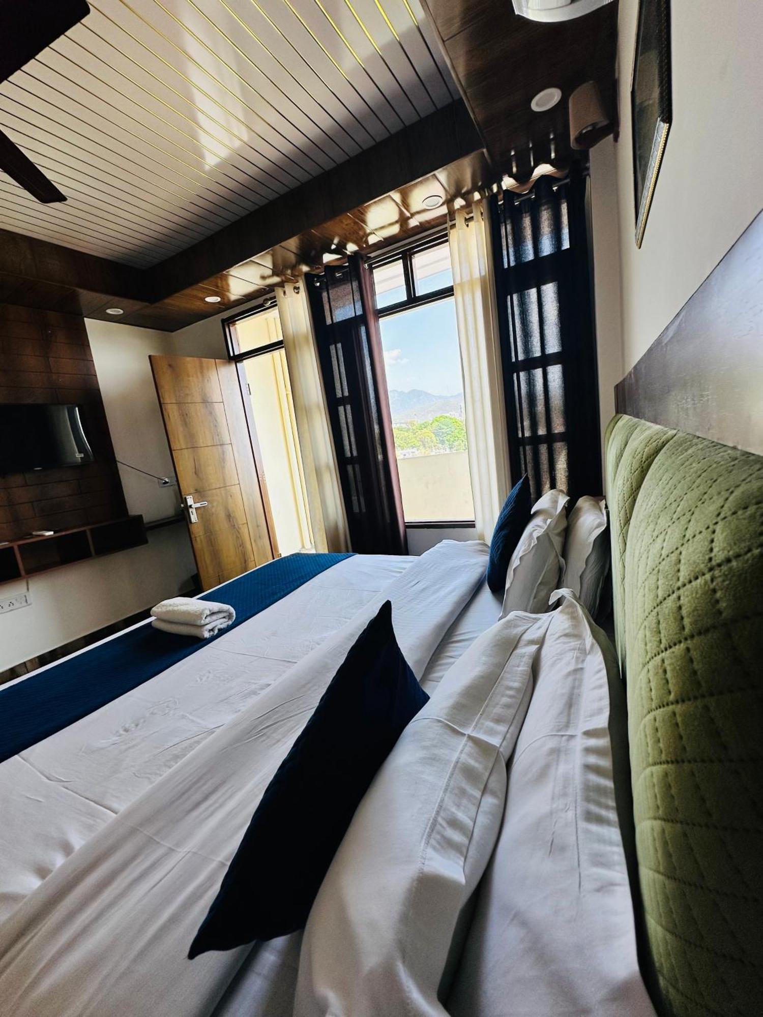 Hotel Royal Orbit By Arony Hospitality Dehradun Dış mekan fotoğraf